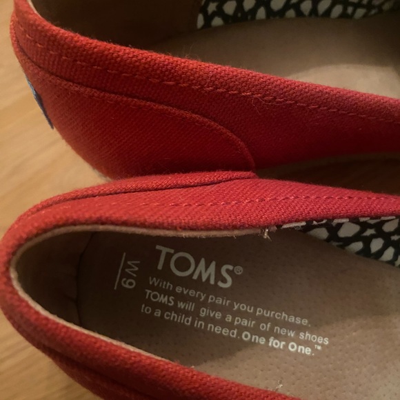 TOMS Women's Red Peep Toe Wedges - Picture 4 of 5